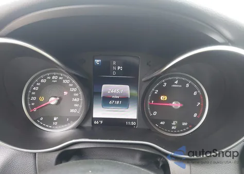 2016 Mercedes-Benz C 300 4Matic z USA, uszkodzony, nr VIN 55SWF4KB6GU098668